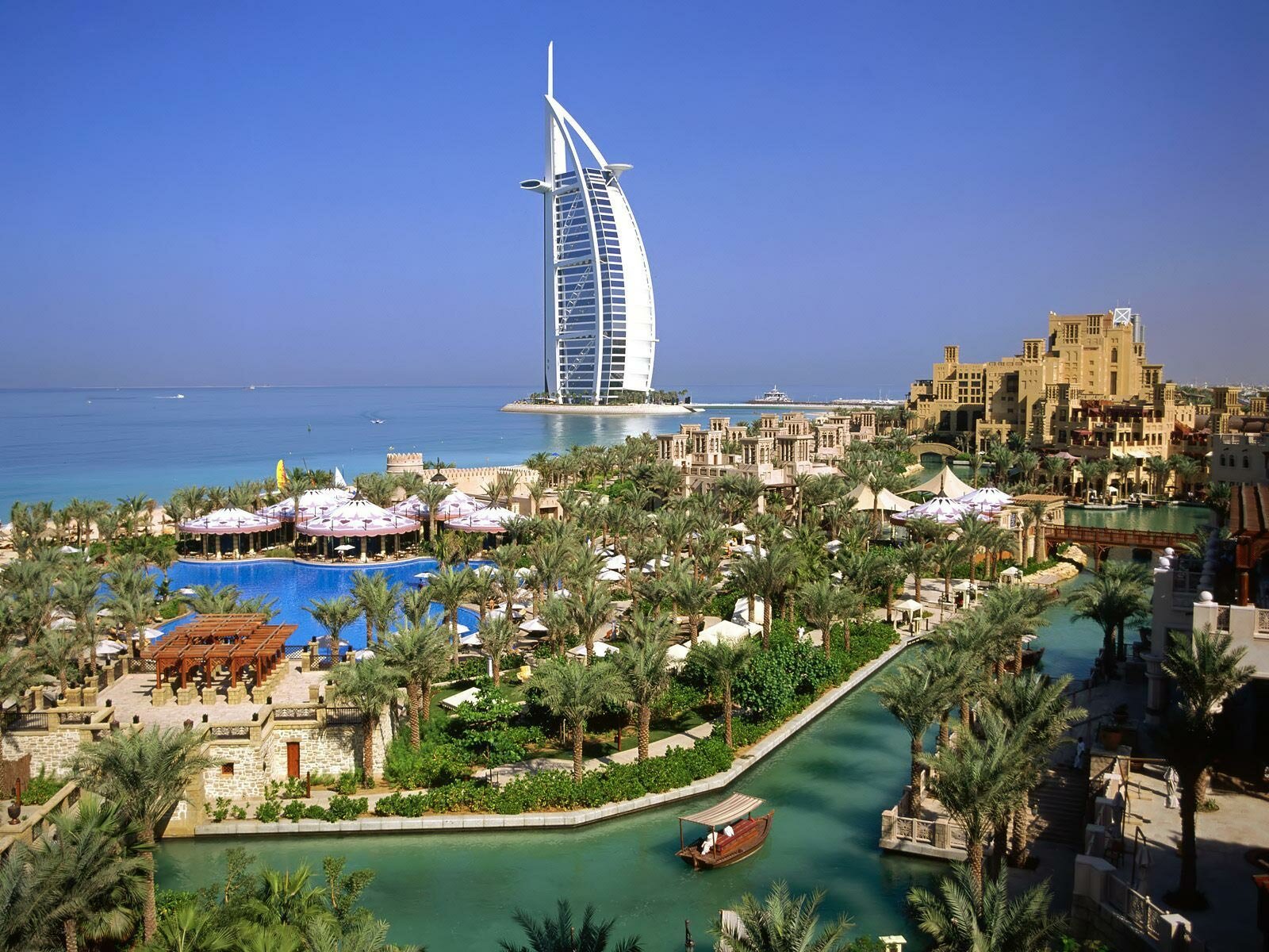 Burj_Al_Arab_Hotel___Dubai__United_Arab_Emirates.jpg